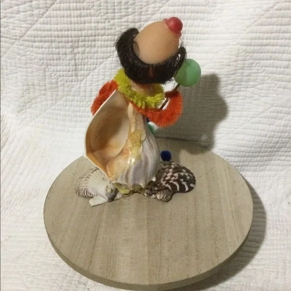 CLOWN FIGURINE made from Shells - Picture 5 of 7